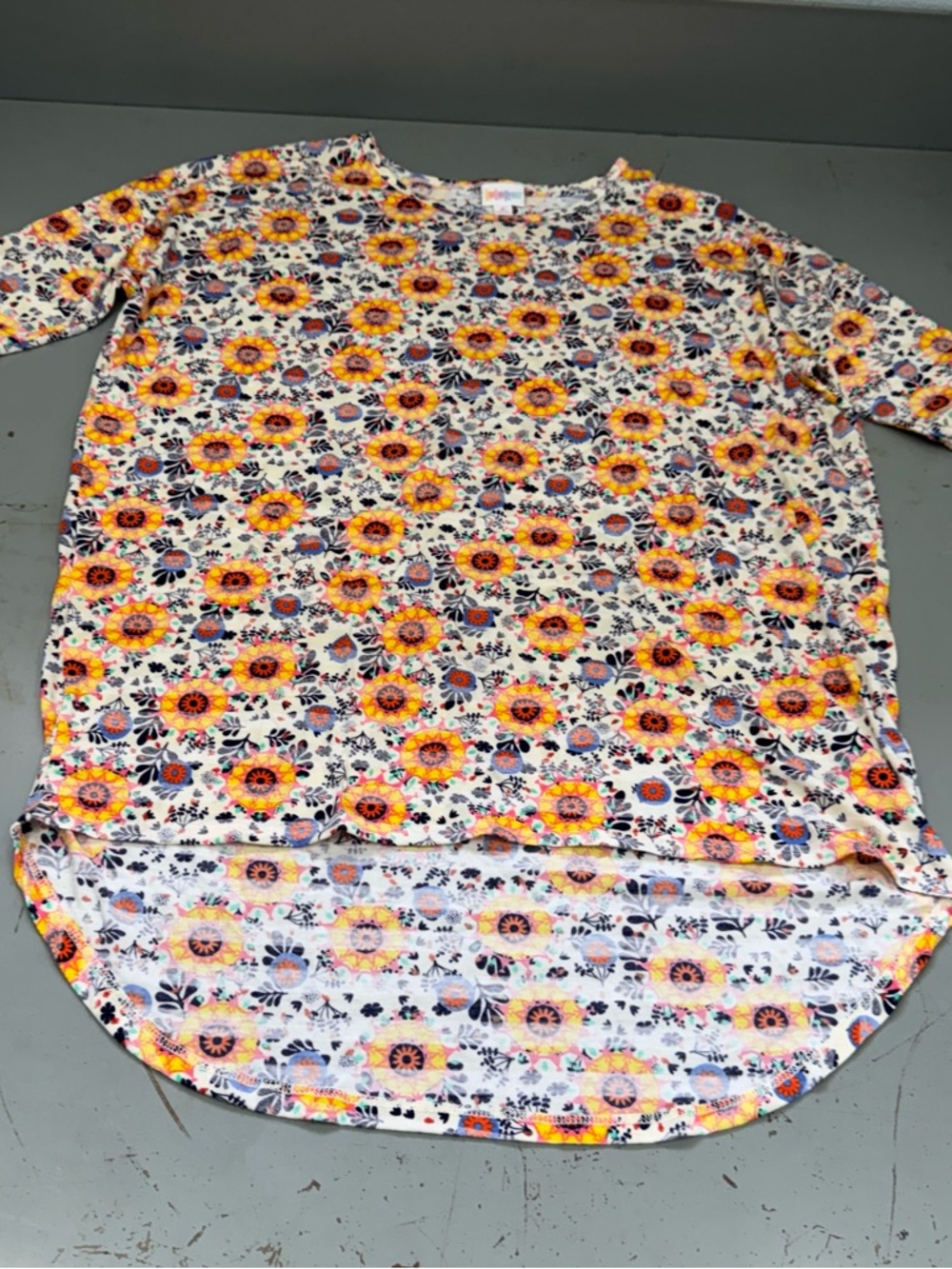 LuLaRoe Multicolor Sunflower Floral Irma Tunic Top Summer Shirt size medium